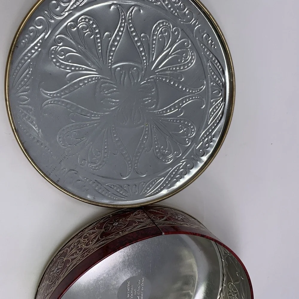 Daher Embossed Round Red Gold Mosaic Tin w Lid Made In England Vtg Biscuit